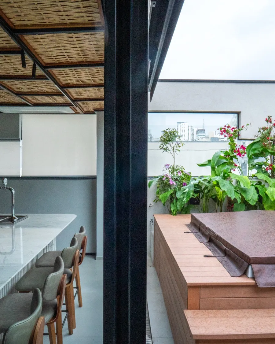 Bancada, banquetas e a integração com o deck externo